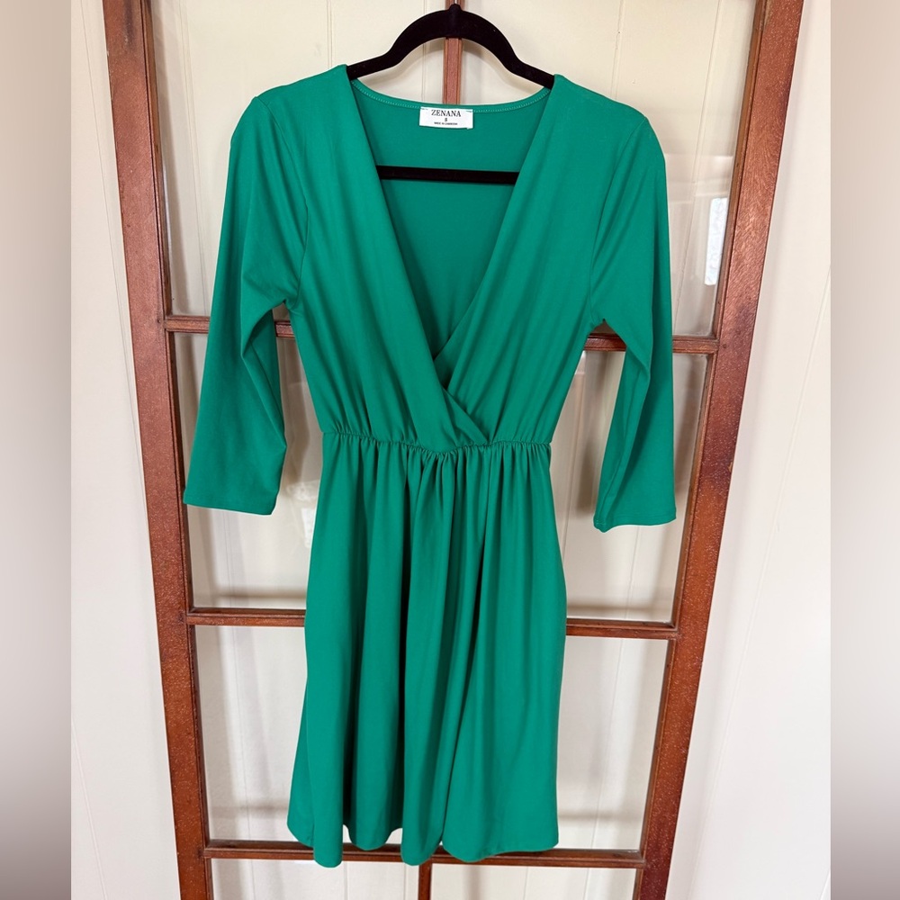 Zenana NWOT Emerald Green Faux Wrap Soft 3/4 Sleeve Knit Midi Dress - Size Small - Picture 2 of 5